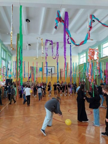 b_1024_768_0_00_images_2022_2023_Wydarzenia_zabawa_328993343_551764806897228_9000031253985527881_n